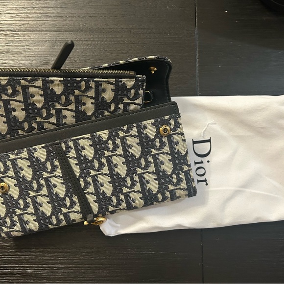 Small Saddle Pouch with Chain and Mini Pouch - Picture 6 of 6